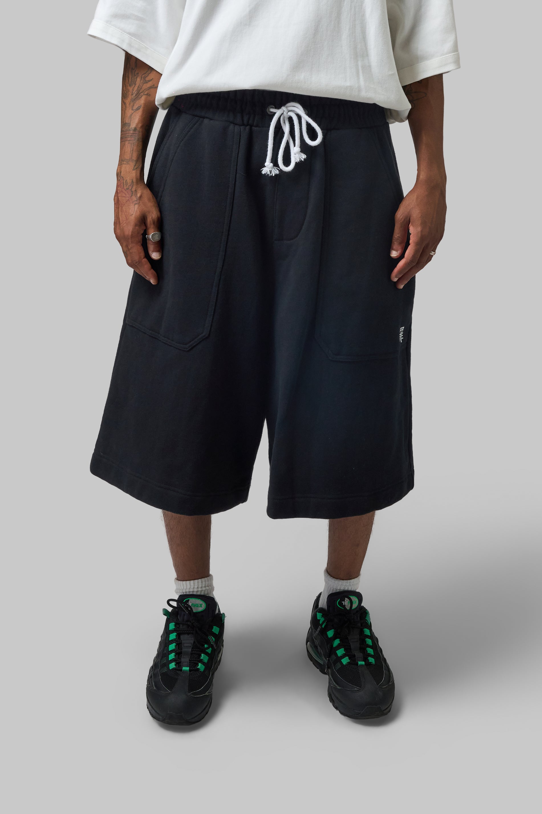 Baggy Sweat Shorts . Black