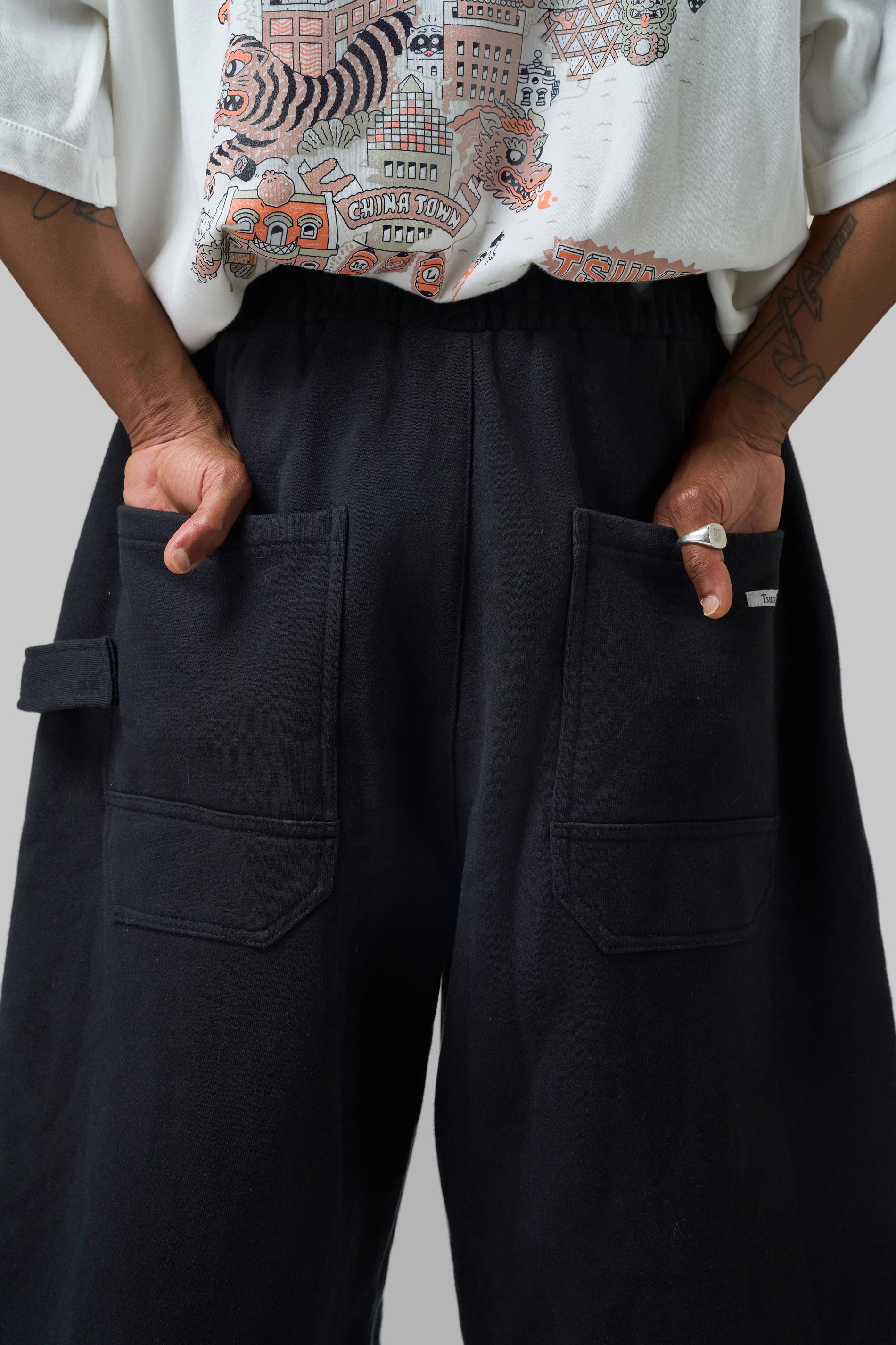 Baggy Sweat Shorts . Black