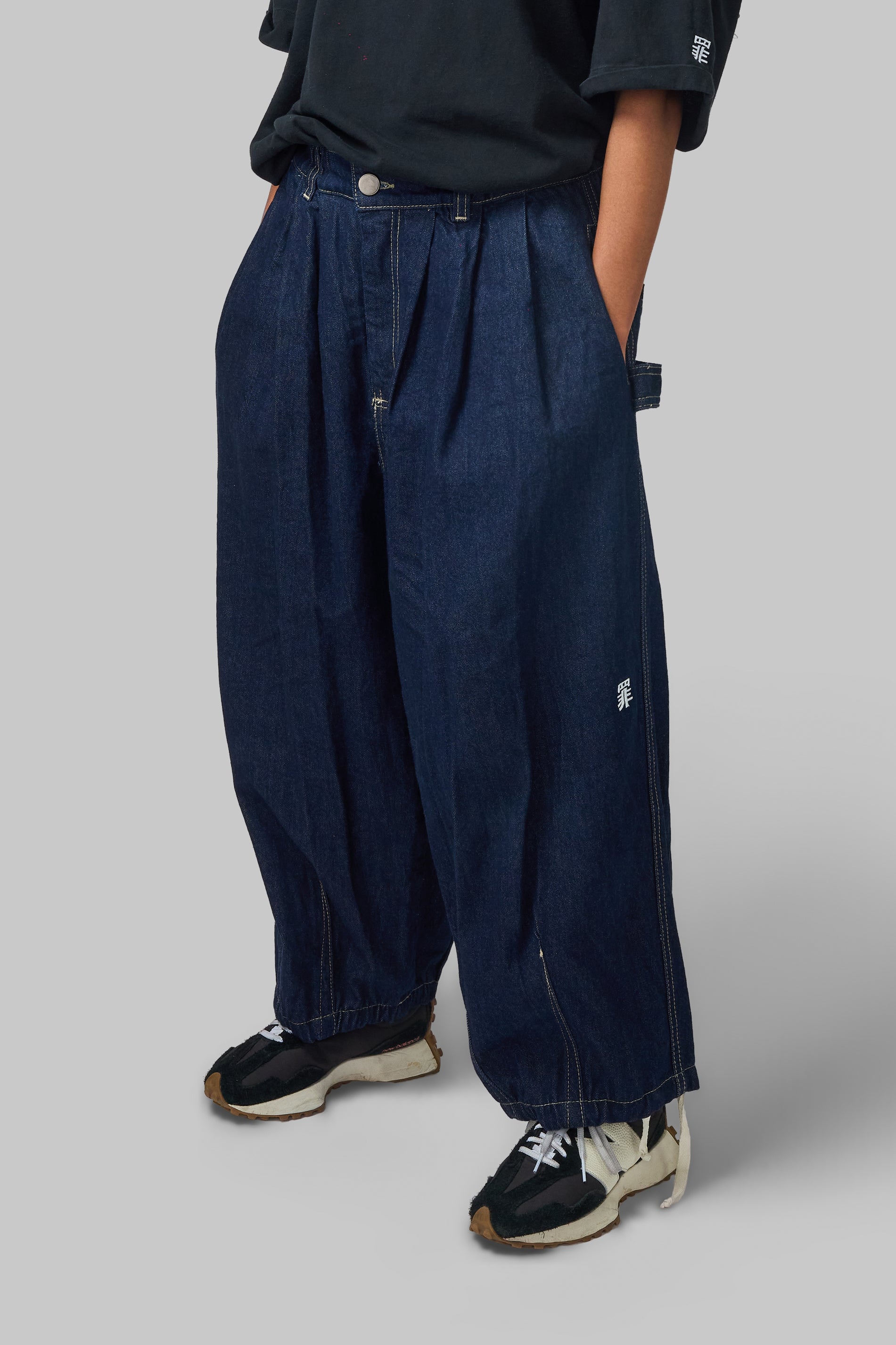 Balloon Denim Pants . Indigo