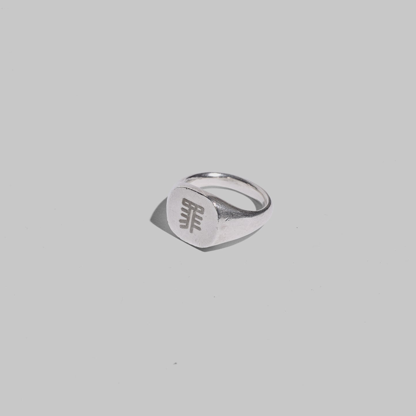 Ring . Silver